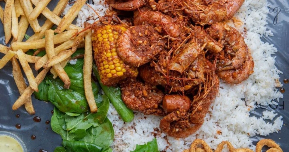 أفضل 10 أماكن لتناول المأكولات البحرية في جدة