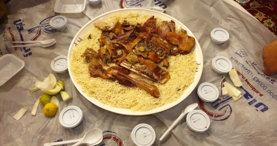 Where Can You Find Authentic Saudi Cuisine in Jeddah? Top 10 Finds!